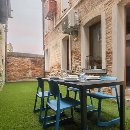 Castello Apartment With Garden R&R Венеция Экстерьер фото