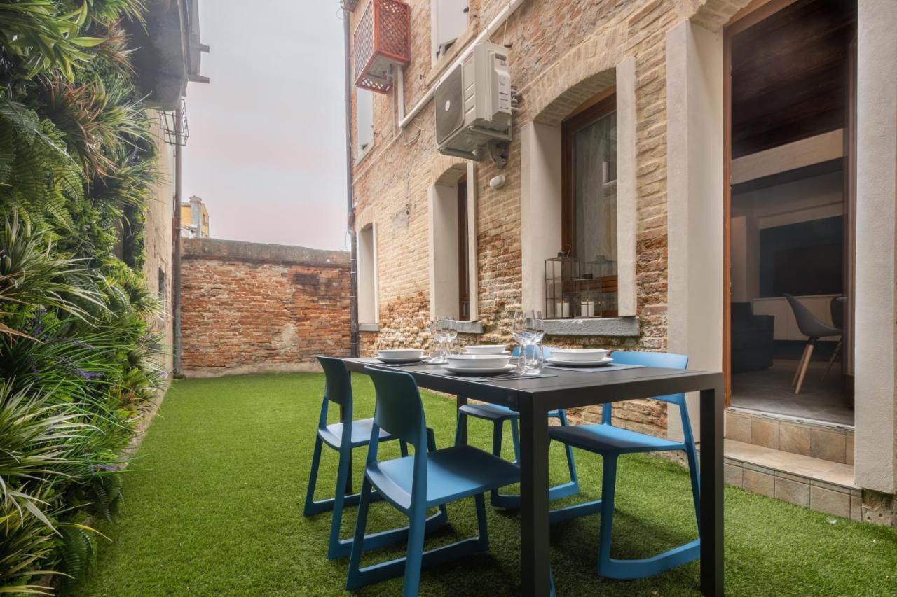 Castello Apartment With Garden R&R Венеция Экстерьер фото
