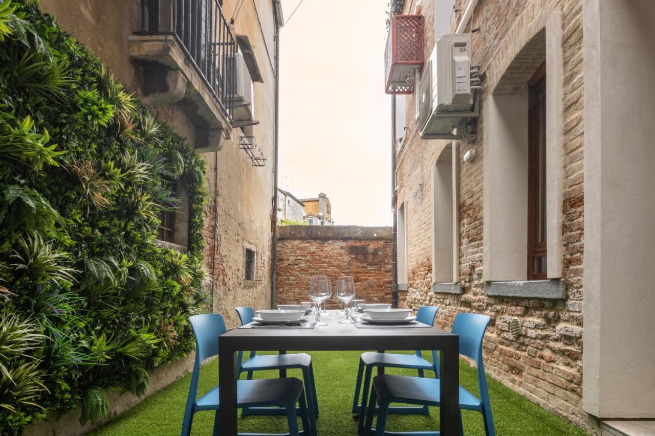 Castello Apartment With Garden R&R Венеция Экстерьер фото